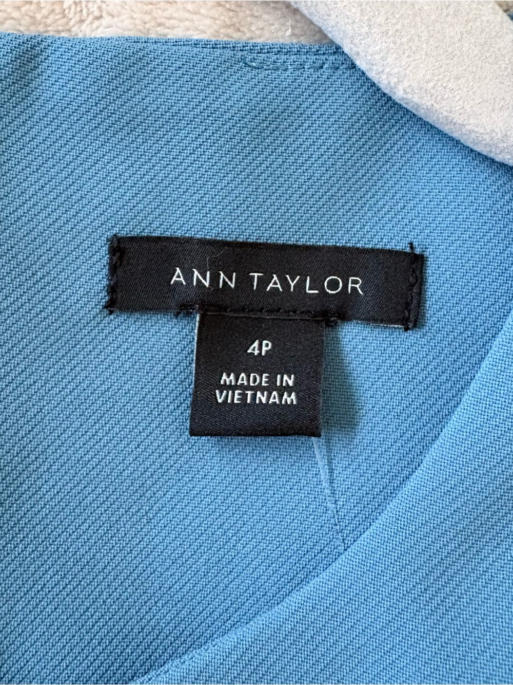 Ann Taylor The Pleated Belted Crewneck Dress in Fluid Crepe- size 4P - Picture 10 of 12